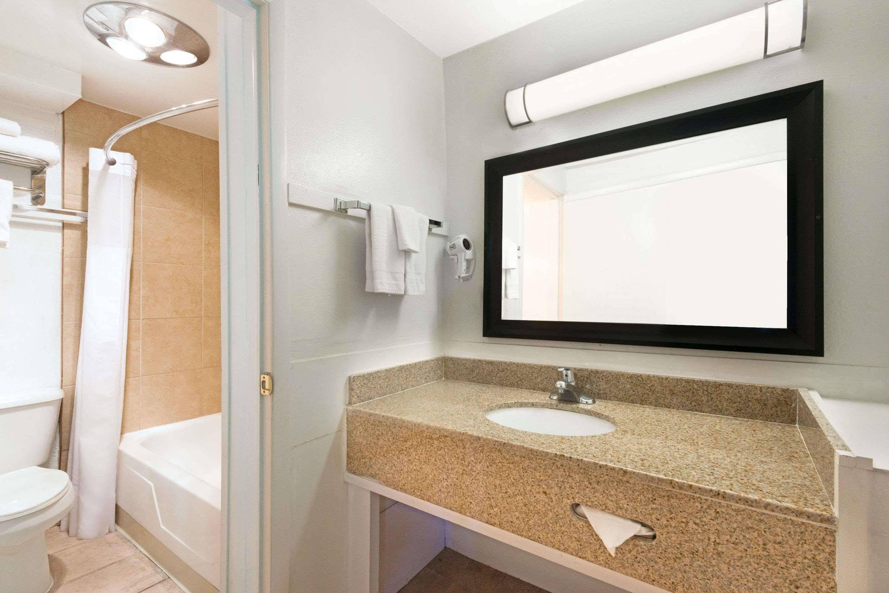 Travelodge By Wyndham Las Vegas Nm Ngoại thất bức ảnh